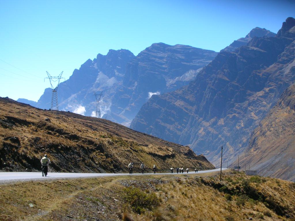 Biking down the World's Most Dangerous Road (4640m-1100m)